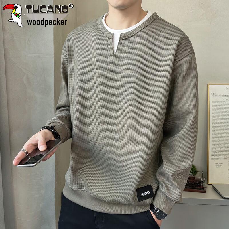 TUCANO Men s Faux Two-Piece Round Neck Long Sleeve Sweatshirt M
TUCANO Men s Faux Two-Piece Round Neck Long Sleeve Sweatshirt M