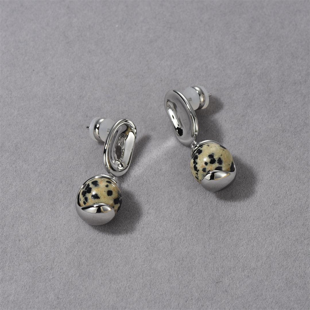 Premium French Retro Stud Earrings, Simple And Cold Inlaid Gemstone Earrings, Earrings, Women S Fashion Versatile
Premium French Retro Stud Earrings, Simple And Cold Inlaid Gemstone Earrings, Earrings, Women S Fashion Versatile