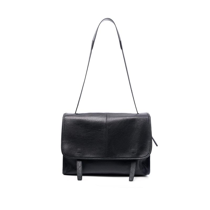 Casual versatile messenger bag retro British style messenger bag new relaxed large capacity tote shoulder bag base length 35cm, width 13cm, height 24cm чорний
Casual versatile messenger bag retro British style messenger bag new relaxed large capacity tote shoulder bag base length 35cm, width 13cm, height 24cm чорний
