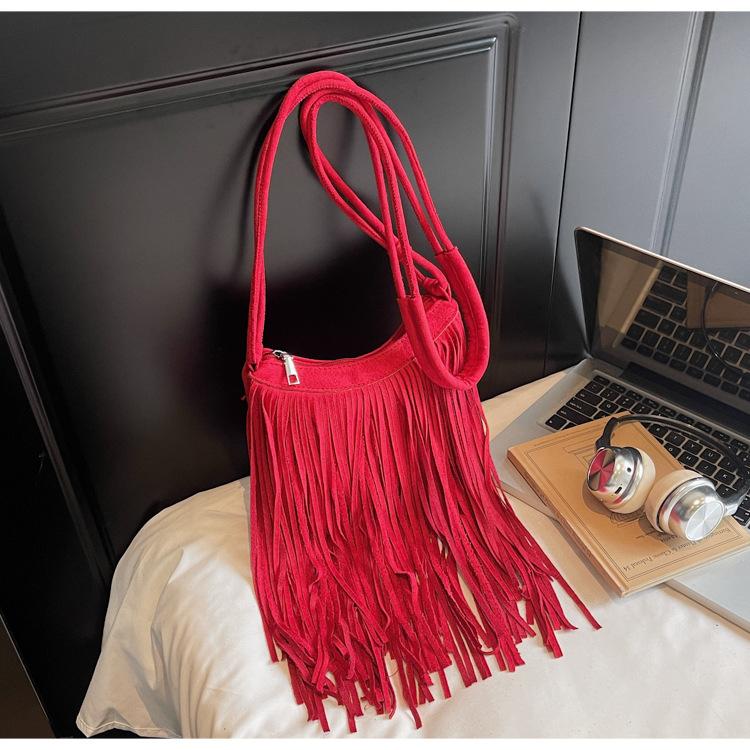 2025 new European and American matte retro leather fleece woven fringed bag niche design fashionable and simple shoulder messenger bag бордовий
2025 new European and American matte retro leather fleece woven fringed bag niche design fashionable and simple shoulder messenger bag бордовий