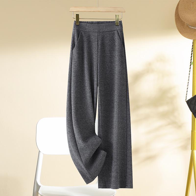 Women s High-Waisted Apricot Wool Wide-Leg Pants - Autumn/Winter 2024 Collection 26 серый
Women s High-Waisted Apricot Wool Wide-Leg Pants - Autumn/Winter 2024 Collection 26 серый