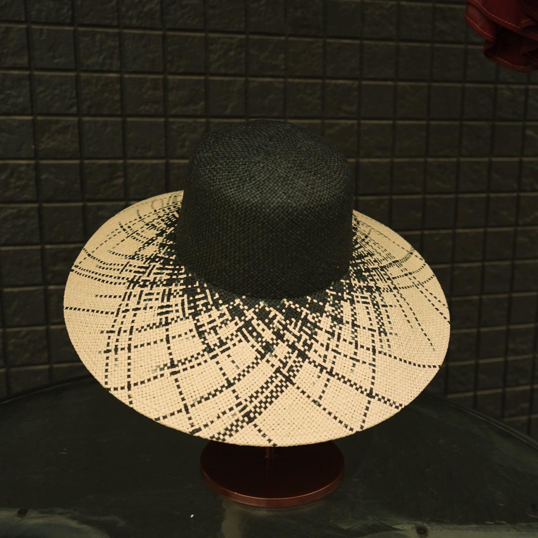 French Elegant Retro Hepburn Big Brim Woven Color Matching Big Basin Hat Women S Summer Vacation Beach Sun Protection Sunshade Tide M(56-58cm)
French Elegant Retro Hepburn Big Brim Woven Color Matching Big Basin Hat Women S Summer Vacation Beach Sun Protection Sunshade Tide M(56-58cm)