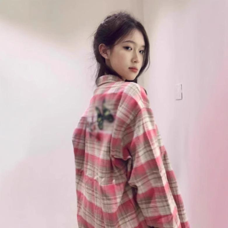 Women s American Retro Pink Plaid Shirt - Spring/Autumn Loose Style, Petite Fit, Sun Protection Jacket M
Women s American Retro Pink Plaid Shirt - Spring/Autumn Loose Style, Petite Fit, Sun Protection Jacket M
