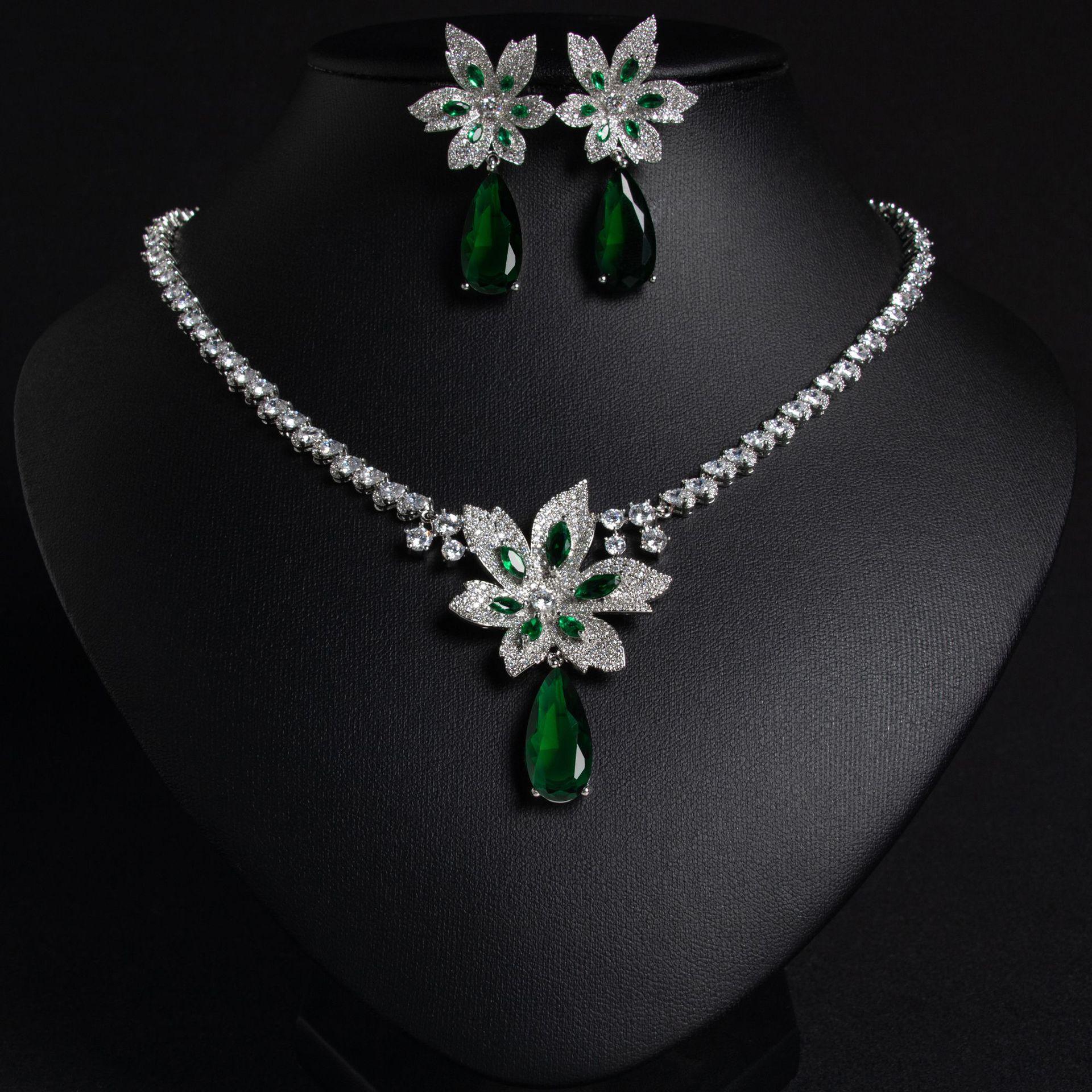 Women s Light Luxury Design Butterfly Droplet Pendant Necklace Earring Set Fashionable And Versatile Niche Design Sense Set
Women s Light Luxury Design Butterfly Droplet Pendant Necklace Earring Set Fashionable And Versatile Niche Design Sense Set