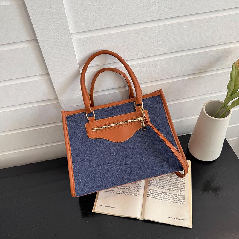 Large capacity bag women s winter new fashion trend versatile shoulder armpit bag commuter simple tote bag темно-синього кольору
Large capacity bag women s winter new fashion trend versatile shoulder armpit bag commuter simple tote bag темно-синього кольору