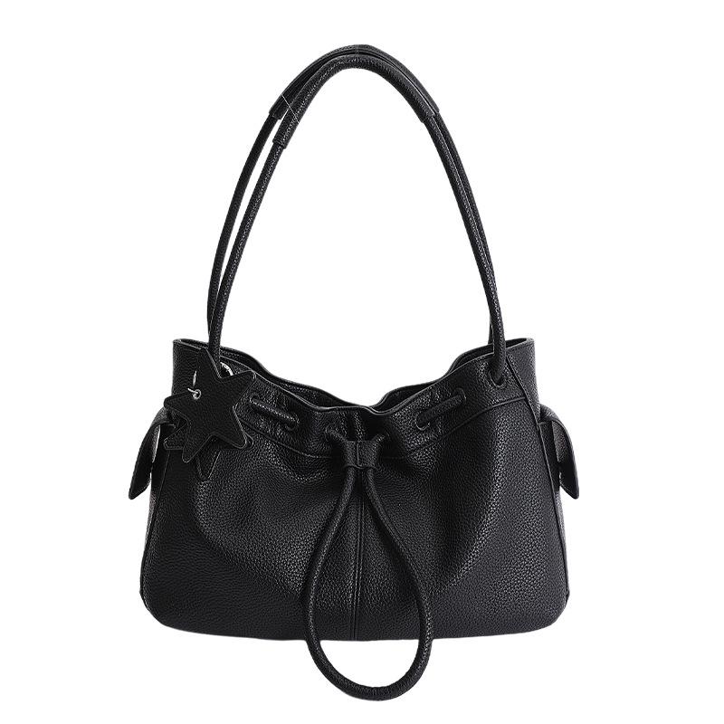 Drawstring Pleated Shoulder Bag For Spring 2026 New Korean Niche High-value Simple Strap With Casual Style And Underarm Handbag чёрный
Drawstring Pleated Shoulder Bag For Spring 2026 New Korean Niche High-value Simple Strap With Casual Style And Underarm Handbag чёрный