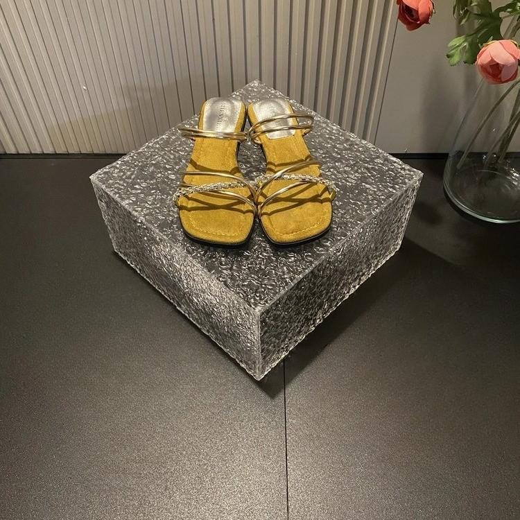 мода 2024 года босоножки на низком каблуке женские летние полые тонкие ремешки модные босоножки 42 жёлтый
мода 2024 года босоножки на низком каблуке женские летние полые тонкие ремешки модные босоножки 42 жёлтый