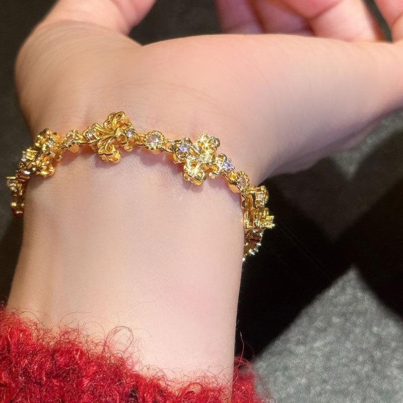 Retro court style zircon iris bracelet fashionable and exquisite versatile bracelet light luxury high-end sense adjustable jewelry
Retro court style zircon iris bracelet fashionable and exquisite versatile bracelet light luxury high-end sense adjustable jewelry