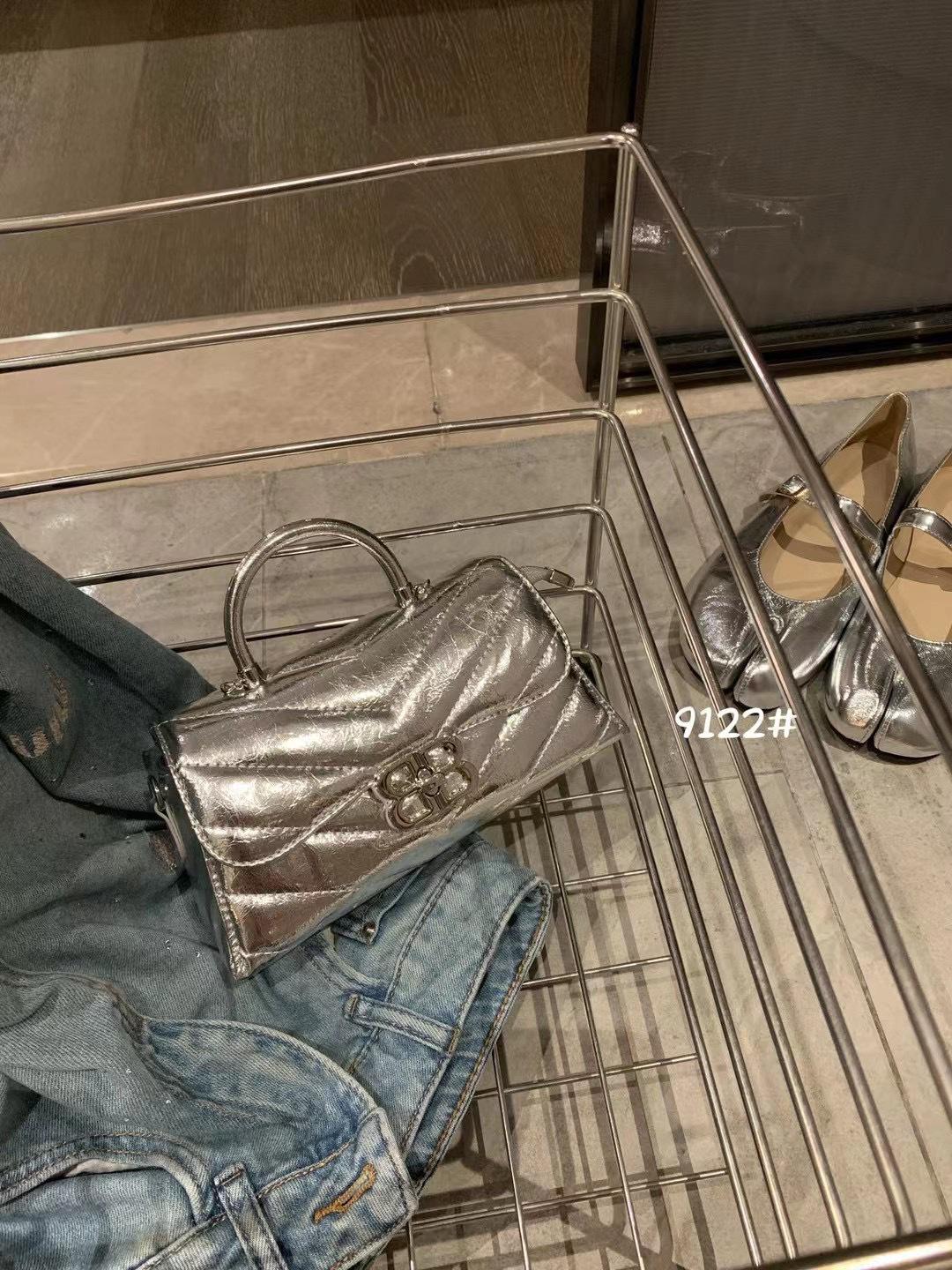 Популярная женская сумка кроссбоди из кожи с ромбовидным узором, 2025
Популярная женская сумка кроссбоди из кожи с ромбовидным узором, 2025