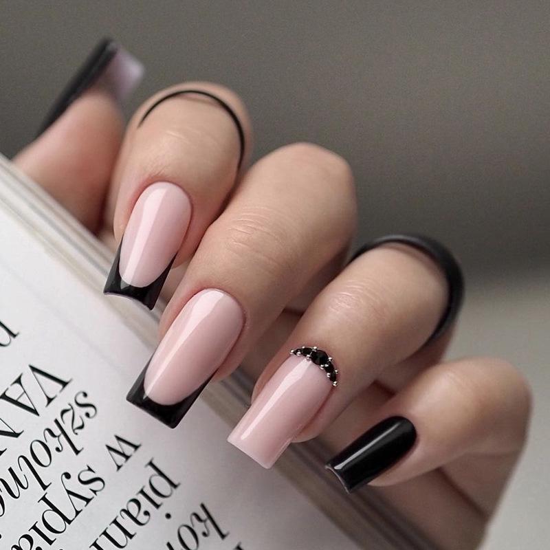 24-Piece Glossy Black French Press-on Nails with Rhinestones - Simple Luxury Style
24-Piece Glossy Black French Press-on Nails with Rhinestones - Simple Luxury Style