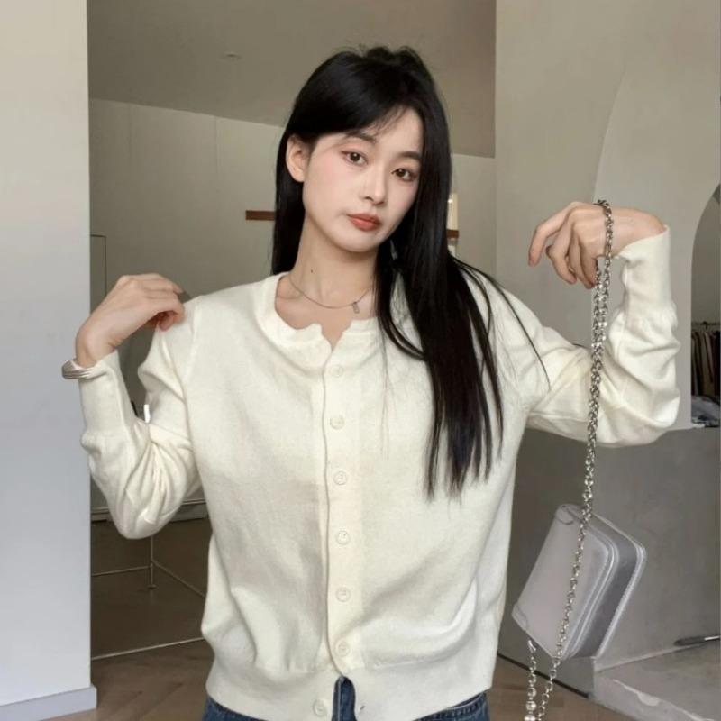 Модный женский тонкий флисовый трикотажный свободный короткий кашемировый свитер с круглым вырезом теплый корейский повседневный женский свитер верхняя одежда One Size бежевый
Модный женский тонкий флисовый трикотажный свободный короткий кашемировый свитер с круглым вырезом теплый корейский повседневный женский свитер верхняя одежда One Size бежевый