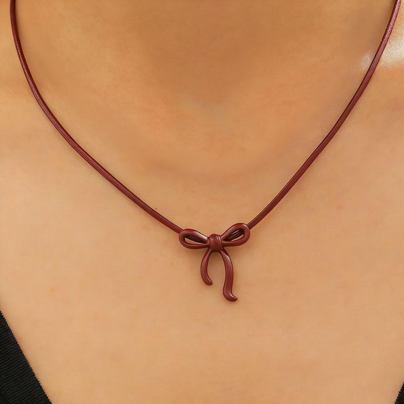 Y2K Vintage Red Imitation Pearl Beaded Layered Necklace for Women Cool Bow Pendant Double Layer Clavicle Chain Punk Zircon Gift
Y2K Vintage Red Imitation Pearl Beaded Layered Necklace for Women Cool Bow Pendant Double Layer Clavicle Chain Punk Zircon Gift