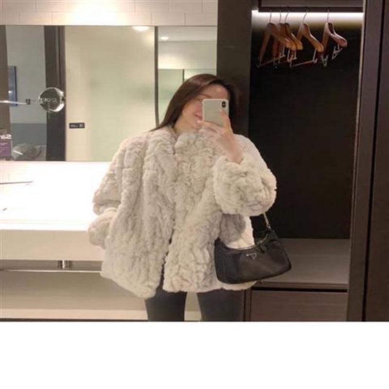 Осень и зима новая куртка из овечьей шерсти средней длины и длинная утолщенная свободная имитация кроличьего меха меховая куртка пальто женская S абрикосовый
Осень и зима новая куртка из овечьей шерсти средней длины и длинная утолщенная свободная имитация кроличьего меха меховая куртка пальто женская S абрикосовый