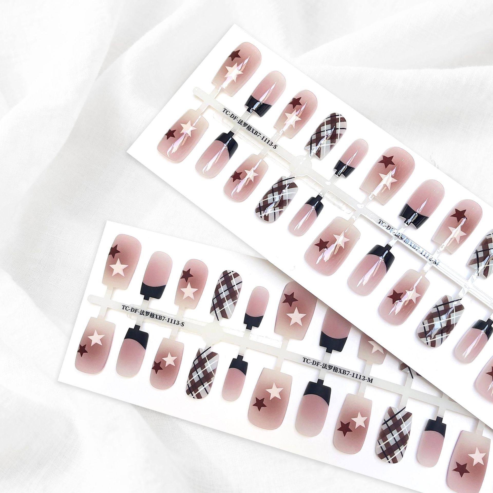 Autumn-Winter Sweet Cool Ombre Cartoon French Nail Strips: Pre-made Wearable Gradient False Nail Tips Natural Matte Without Top Layer (4 sets per strip)
Autumn-Winter Sweet Cool Ombre Cartoon French Nail Strips: Pre-made Wearable Gradient False Nail Tips Natural Matte Without Top Layer (4 sets per strip)