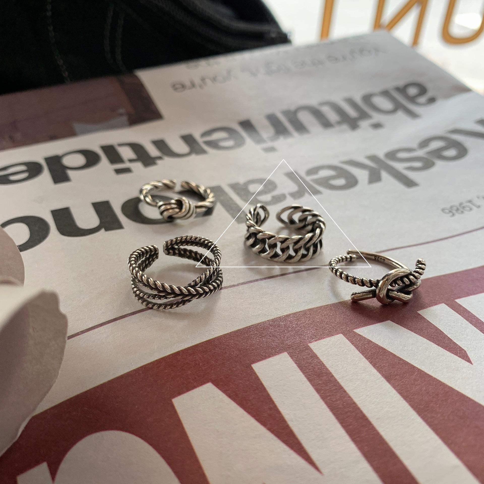 Элегантное кольцо с полым нерегулярным дизайном в шикарном темном стиле для модных женщин J156
Элегантное кольцо с полым нерегулярным дизайном в шикарном темном стиле для модных женщин J156