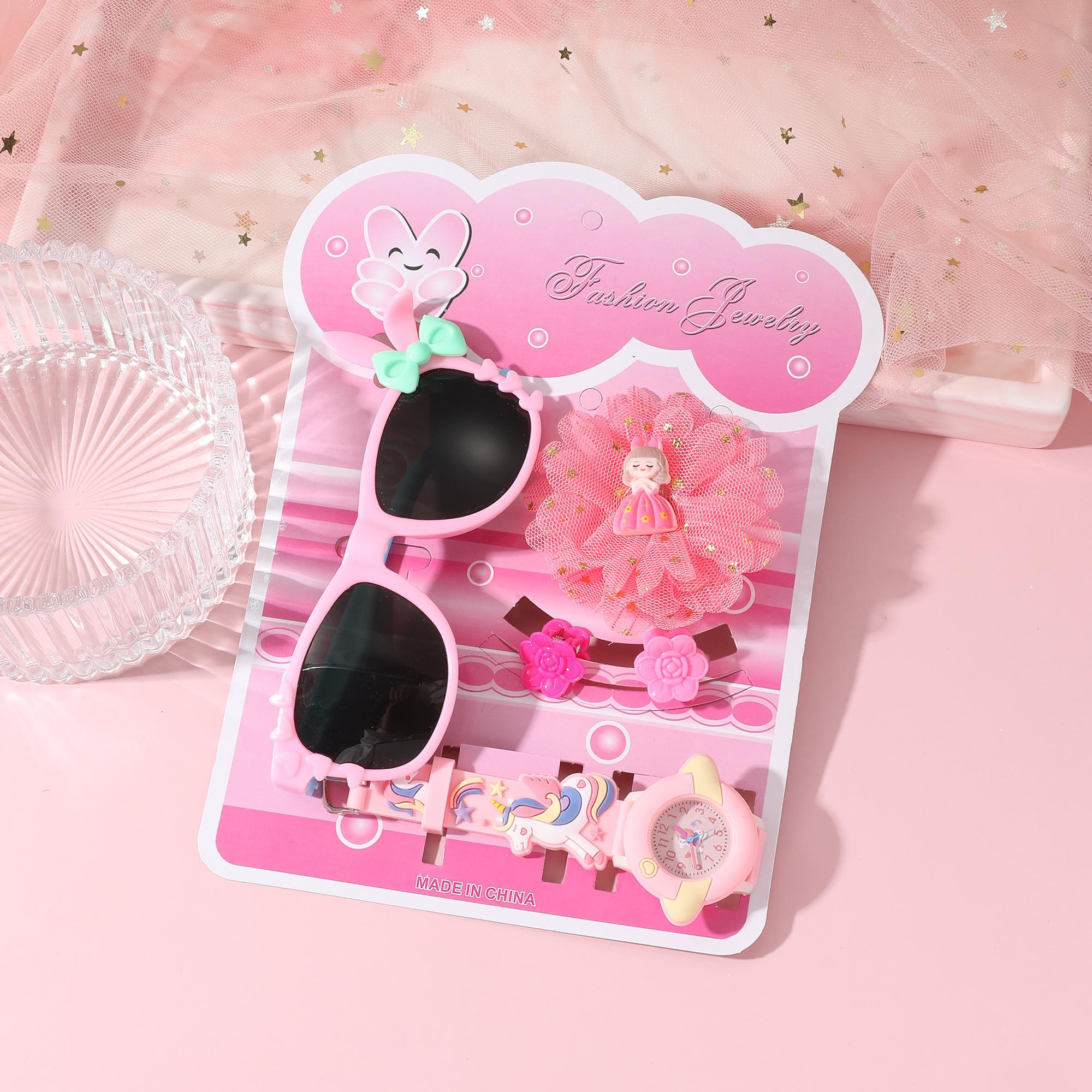 Студенческие женские часы с милым циферблатом с единорогом, красочные силиконовые наручные часы, кварцевый ювелирный набор из четырех предметов розовый
Студенческие женские часы с милым циферблатом с единорогом, красочные силиконовые наручные часы, кварцевый ювелирный набор из четырех предметов розовый