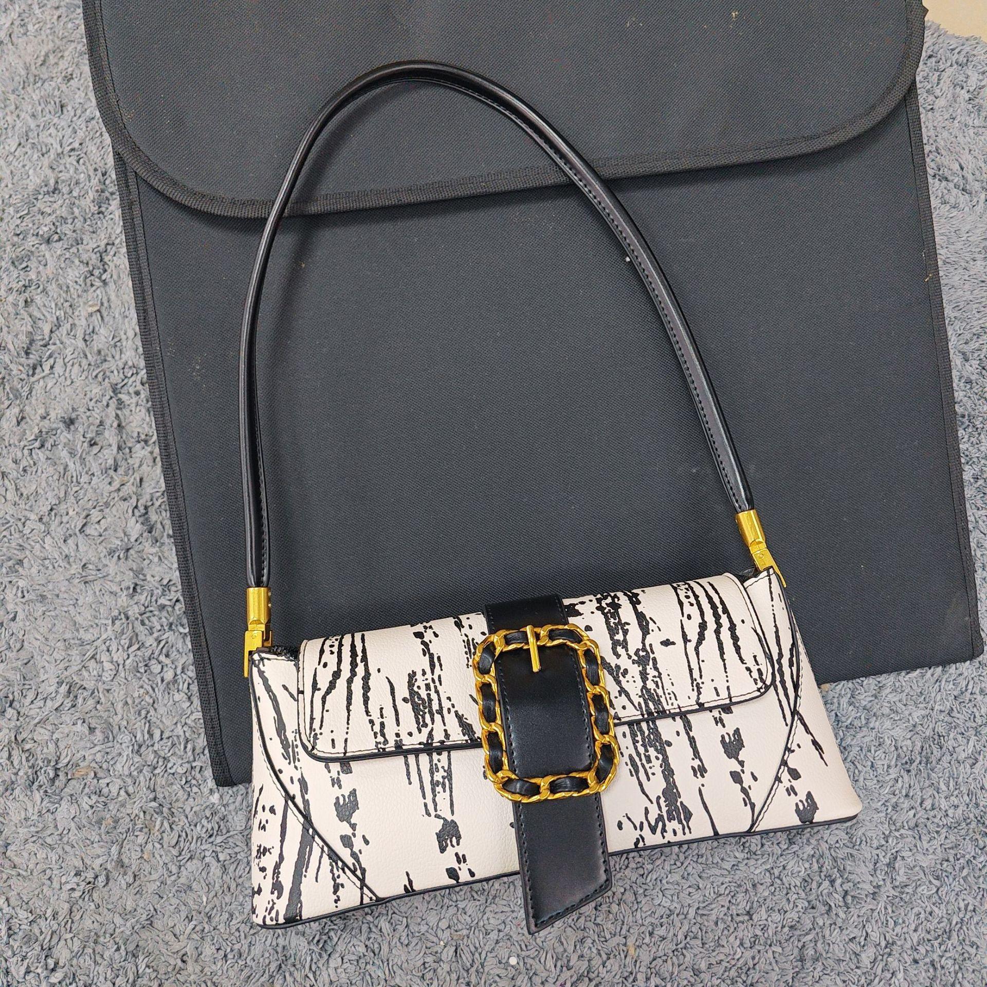 Women S Bags, Baguette Underarm Bags, Advanced Sense, Popular Bags Today, Women S Shoulder Commuter Bags, Niche 27*8*12 cm, weight about 0.35kg
Women S Bags, Baguette Underarm Bags, Advanced Sense, Popular Bags Today, Women S Shoulder Commuter Bags, Niche 27*8*12 cm, weight about 0.35kg