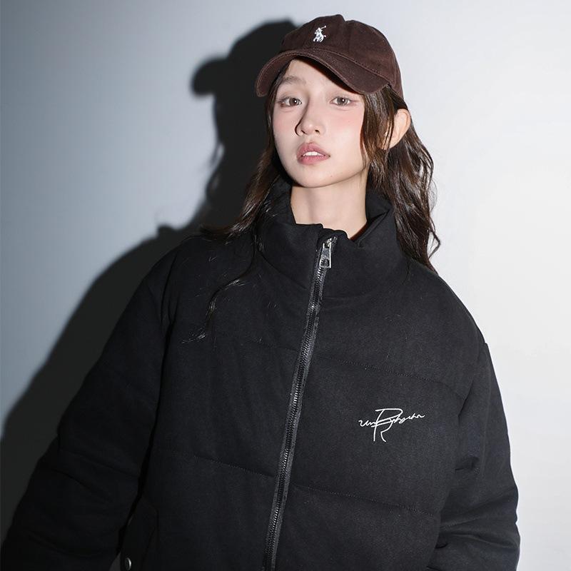 Couple Embroidered Buckskin Cotton Coat for Women Winter New Loose Thickened Cotton Coat and Jacket XL
Couple Embroidered Buckskin Cotton Coat for Women Winter New Loose Thickened Cotton Coat and Jacket XL