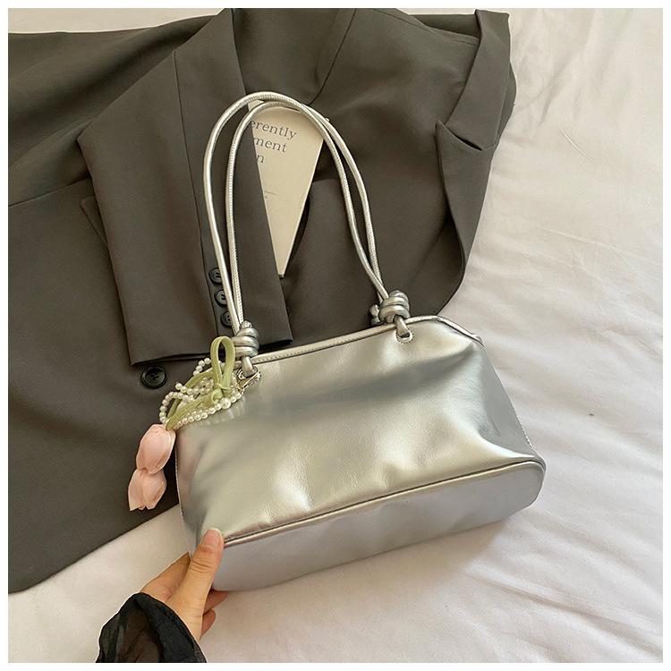 2025 new fashion commuter shoulder bag niche tote bag large capacity casual simple underarm bag women срібний
2025 new fashion commuter shoulder bag niche tote bag large capacity casual simple underarm bag women срібний