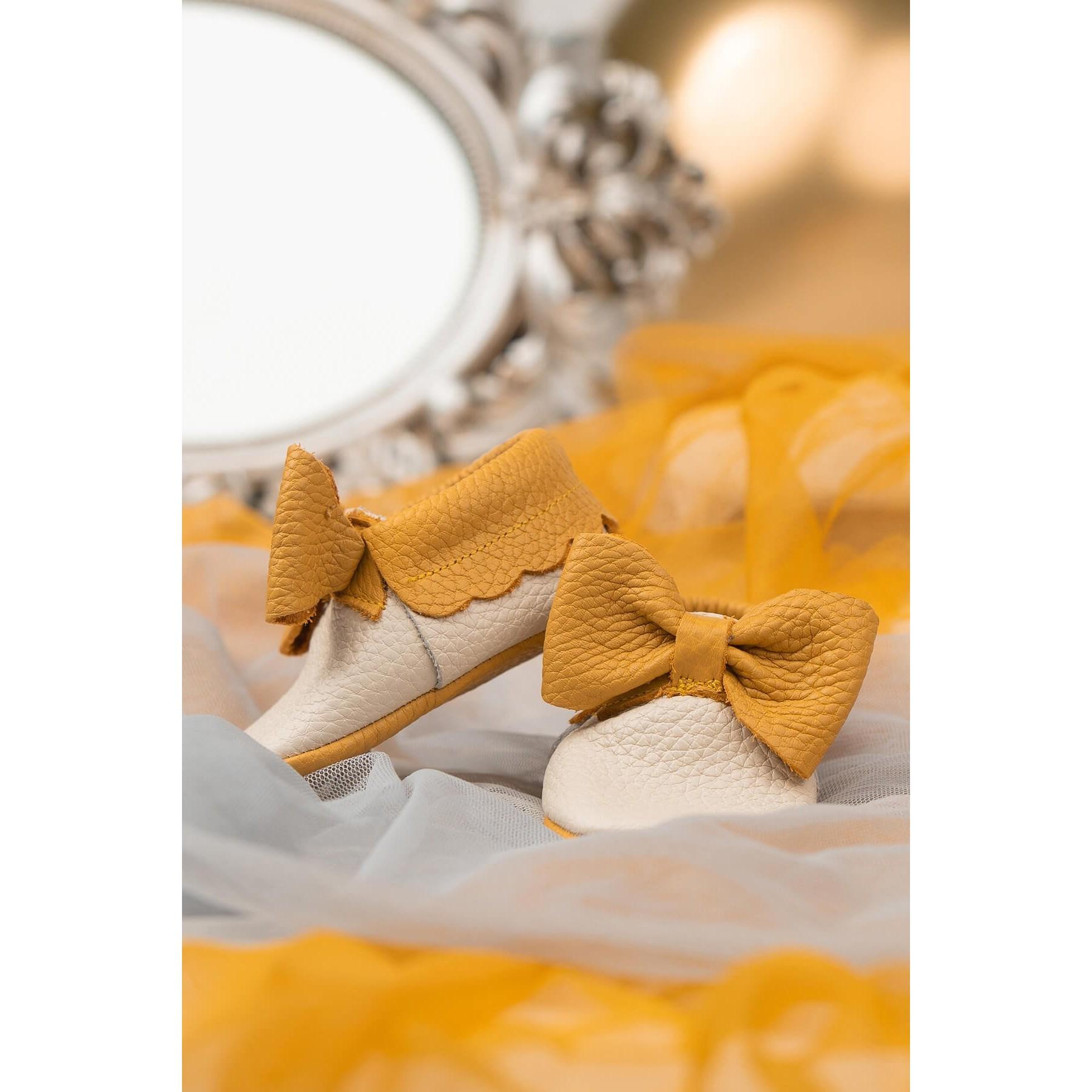 Двухцветные лоферы из натуральной кожи Bobby Cream-Mustard 
Двухцветные лоферы из натуральной кожи Bobby Cream-Mustard