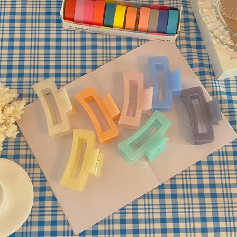 Women s Basic Simple Translucent Color Hair Clip A21861_White
Women s Basic Simple Translucent Color Hair Clip A21861_White