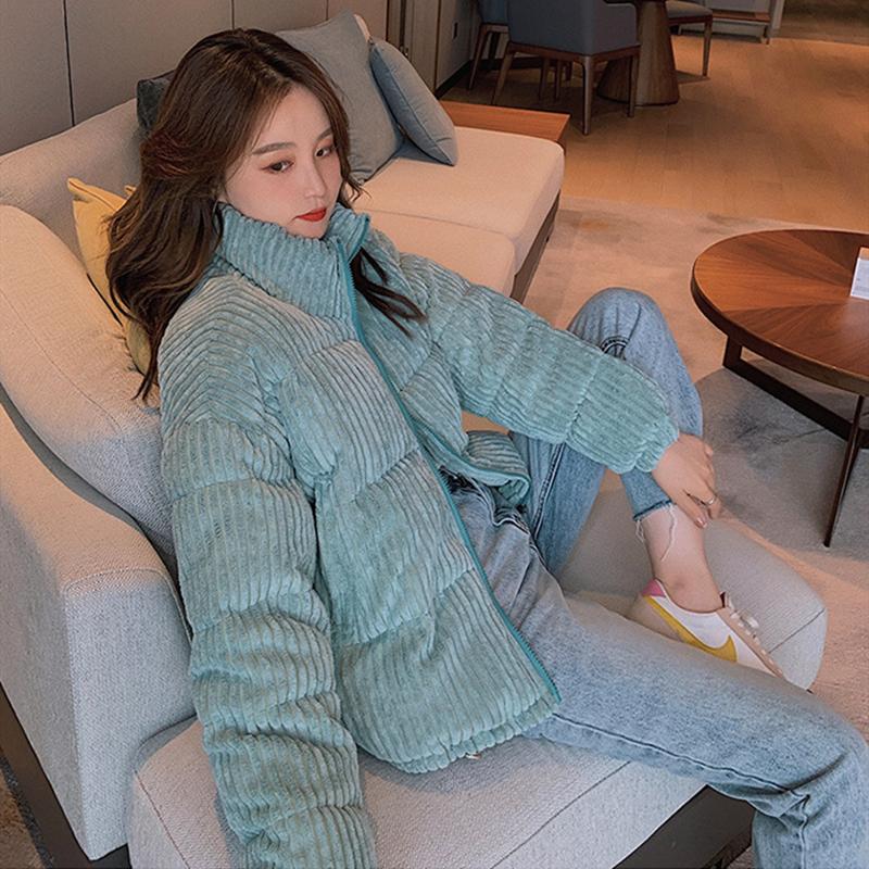 Женская осенне-зимняя повседневная вельветовая стеганая куртка, верхняя одежда, короткий воротник-стойка, карман на молнии, утолщенная теплая, свободная, однотонная M синий
Женская осенне-зимняя повседневная вельветовая стеганая куртка, верхняя одежда, короткий воротник-стойка, карман на молнии, утолщенная теплая, свободная, однотонная M синий