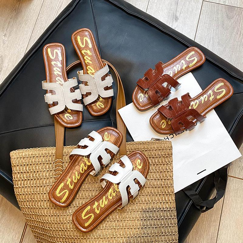 Slippers women s outer wear 2025 new spring and summer fashion versatile flat bottom one-word beach travel sandals lizard pattern 34 абрикосовый
Slippers women s outer wear 2025 new spring and summer fashion versatile flat bottom one-word beach travel sandals lizard pattern 34 абрикосовый