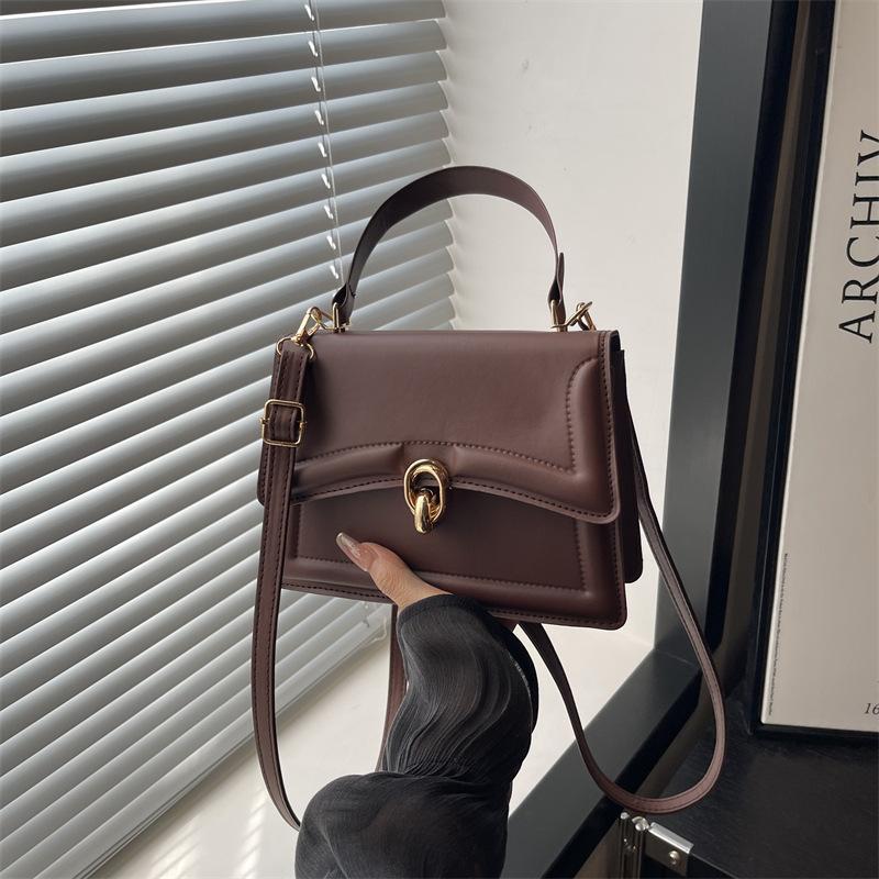 Сумка-тоут женская новая однотонная текстурная сумка для работы простая сумка-мессенджер маленькая квадратная сумка
Сумка-тоут женская новая однотонная текстурная сумка для работы простая сумка-мессенджер маленькая квадратная сумка