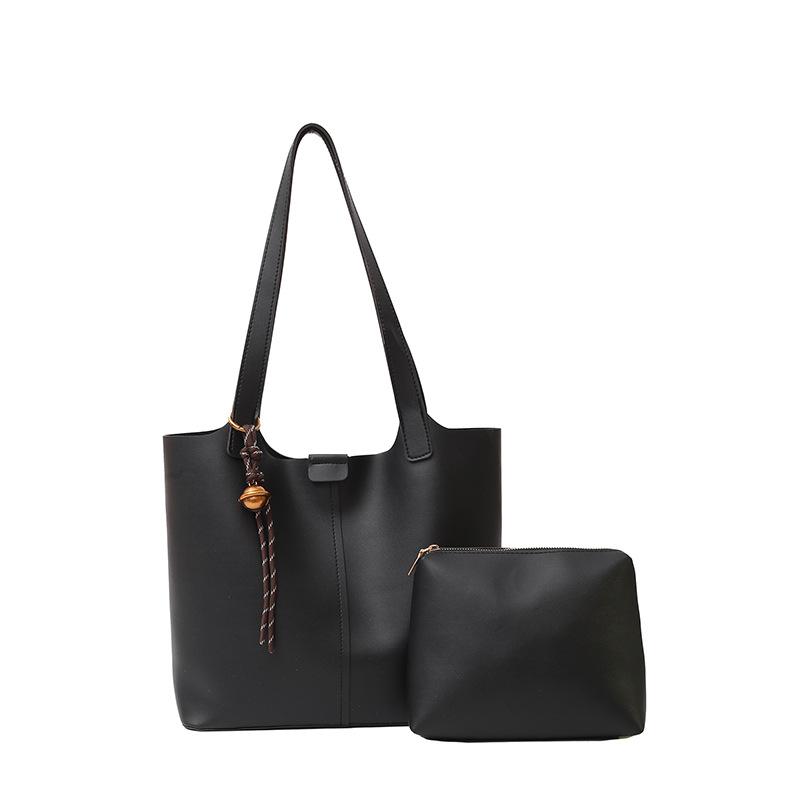 Large capacity retro women s bag fashionable and simple two-piece set, mother and child shoulder bag commuter underarm tote bag
Large capacity retro women s bag fashionable and simple two-piece set, mother and child shoulder bag commuter underarm tote bag