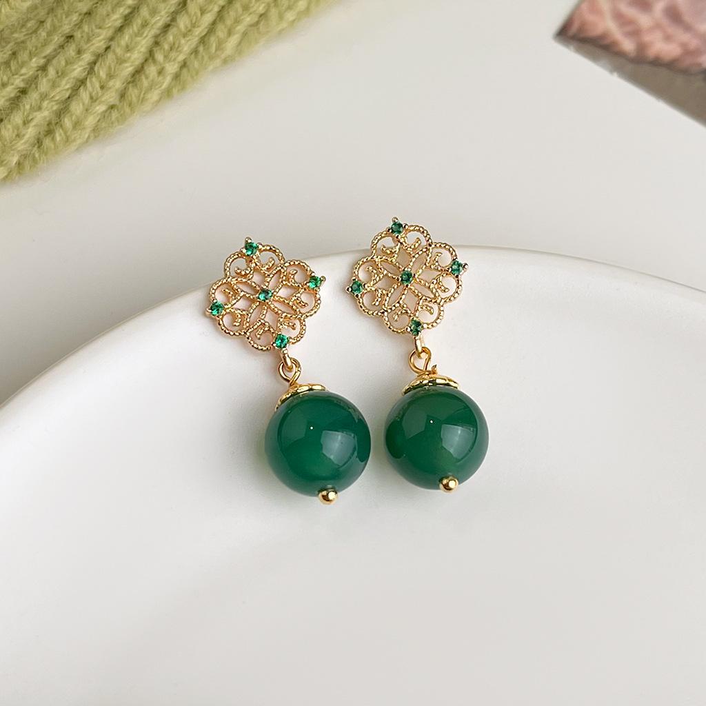 Зелені сережки з квітами в стилі Морі: Стильний, Універсальний та Елегантний для Жінок
Зелені сережки з квітами в стилі Морі: Стильний, Універсальний та Елегантний для Жінок