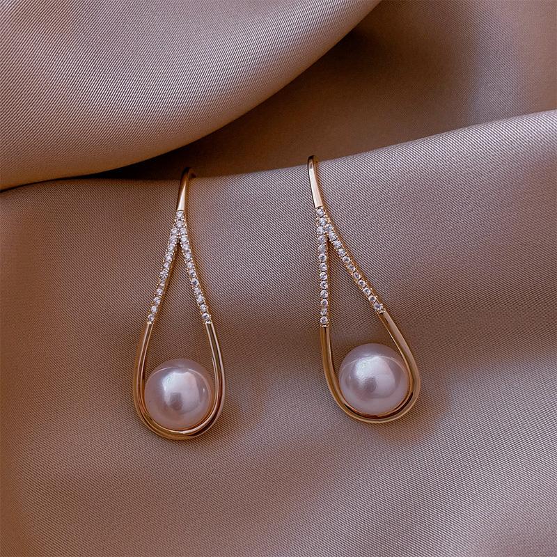 High Level Exquisite Geometric Dangle Earrings For Women 2026 Korean Fashion Jewelry Luxurious Gothic Party Girls Pearl Earrings
High Level Exquisite Geometric Dangle Earrings For Women 2026 Korean Fashion Jewelry Luxurious Gothic Party Girls Pearl Earrings
