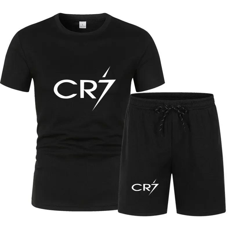 Summer men s casual short sleeved T-shirt+shorts two-piece set S чёрный
Summer men s casual short sleeved T-shirt+shorts two-piece set S чёрный