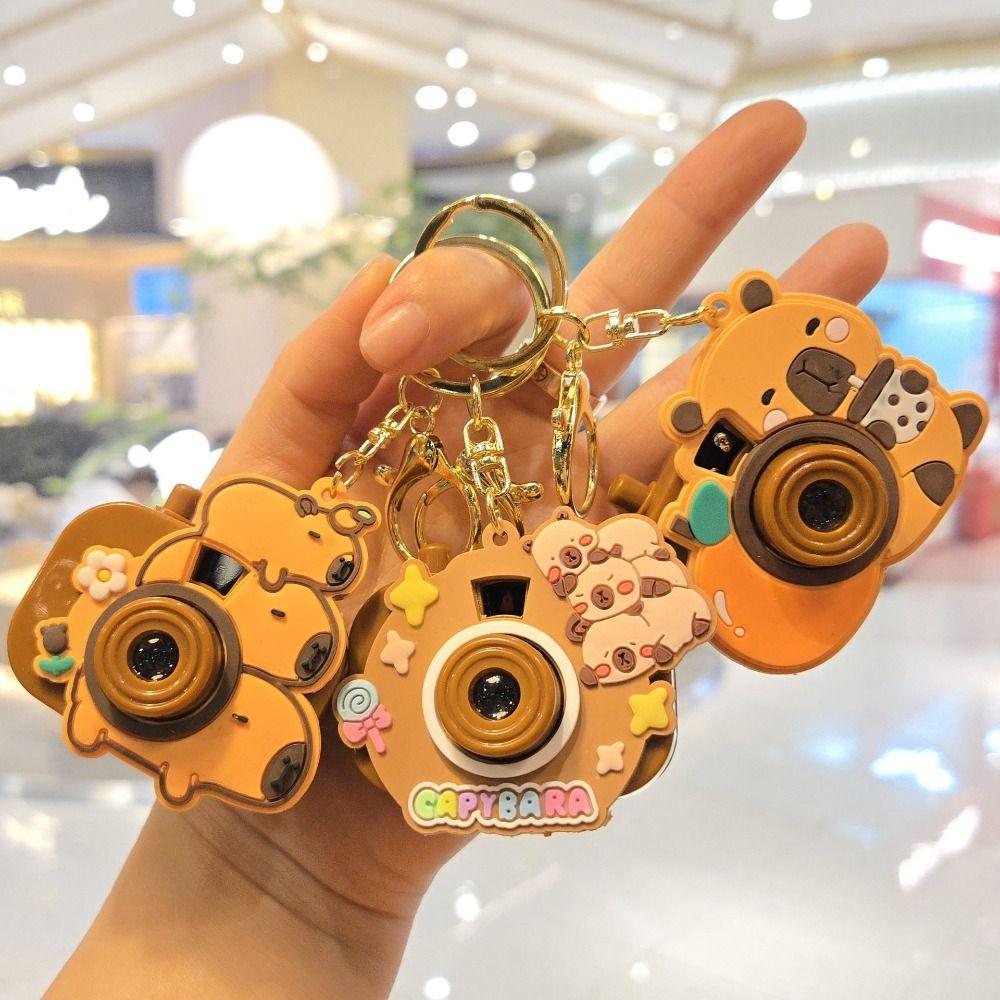 Kawaii Capybara Keychain Projector Camera Capybara Dolls Creative Kapybara Pendant Girls Gift Milky Tea
Kawaii Capybara Keychain Projector Camera Capybara Dolls Creative Kapybara Pendant Girls Gift Milky Tea