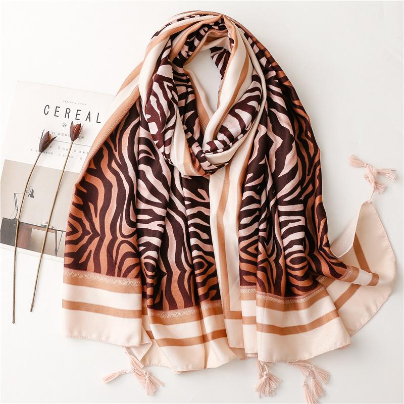 Luxury Cotton Viscose Tassel Scarf for Women Hijab Pashmina Stoles Ombre Zebra Shawl Wraps Female Echarpe Bufandas Femme
Luxury Cotton Viscose Tassel Scarf for Women Hijab Pashmina Stoles Ombre Zebra Shawl Wraps Female Echarpe Bufandas Femme