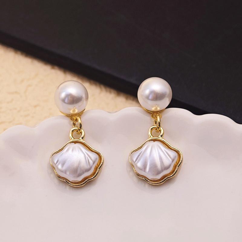 Trending Metal Shell Stud Earrings New In 2025 Fashion Jewelry Party Girls Texture Cheap Earring For Woman Wholesale Gifts
Trending Metal Shell Stud Earrings New In 2025 Fashion Jewelry Party Girls Texture Cheap Earring For Woman Wholesale Gifts