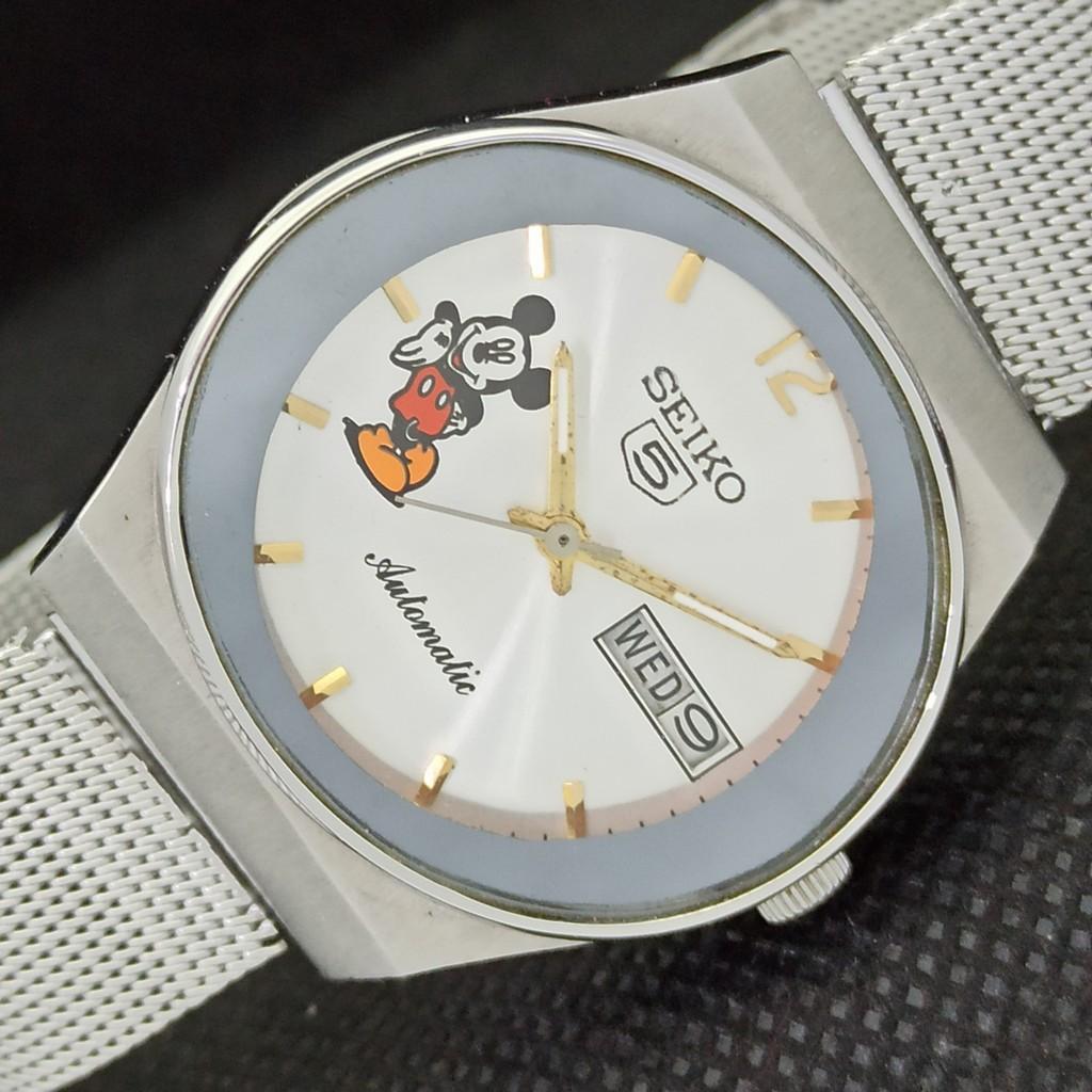Б/У SEIKO 5 АВТОМАТИЧЕСКИЕ ВИНТАЖНЫЕ ЯПОНСКИЕ МУЖСКИЕ ЧАСЫ ДЕНЬ/ДАТА 550a-a289857-2 SKU550a-a289857-2
Б/У SEIKO 5 АВТОМАТИЧЕСКИЕ ВИНТАЖНЫЕ ЯПОНСКИЕ МУЖСКИЕ ЧАСЫ ДЕНЬ/ДАТА 550a-a289857-2 SKU550a-a289857-2