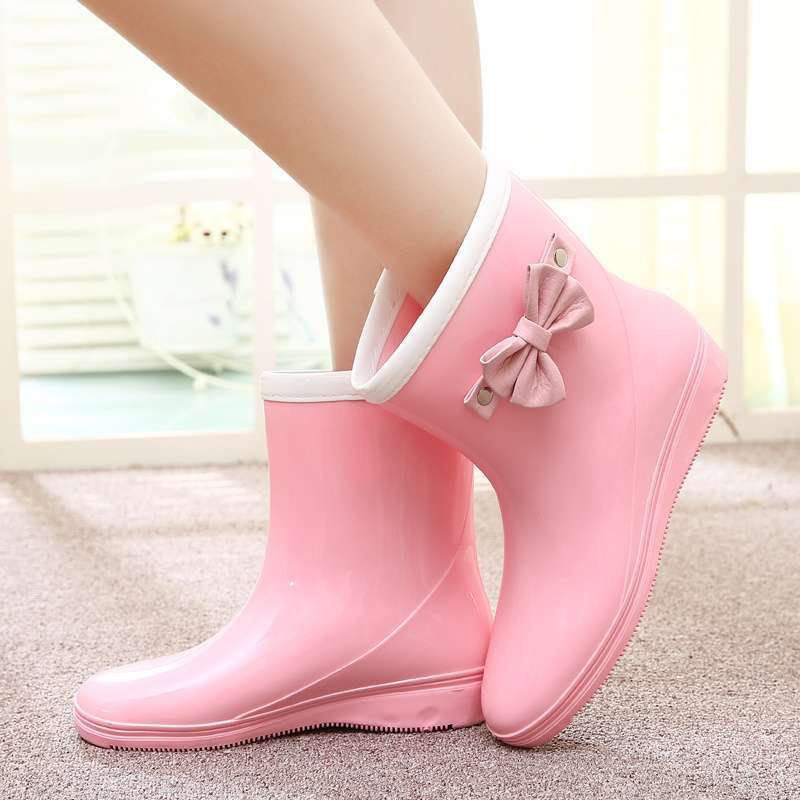 Four Seasons Spring and Autumn Fashion Rain Shoes Women s Rain Boots Korean Short Medium Tube Flat Bottom Non-slip Non-slip Rubber Shoes Overshoes 40
Four Seasons Spring and Autumn Fashion Rain Shoes Women s Rain Boots Korean Short Medium Tube Flat Bottom Non-slip Non-slip Rubber Shoes Overshoes 40