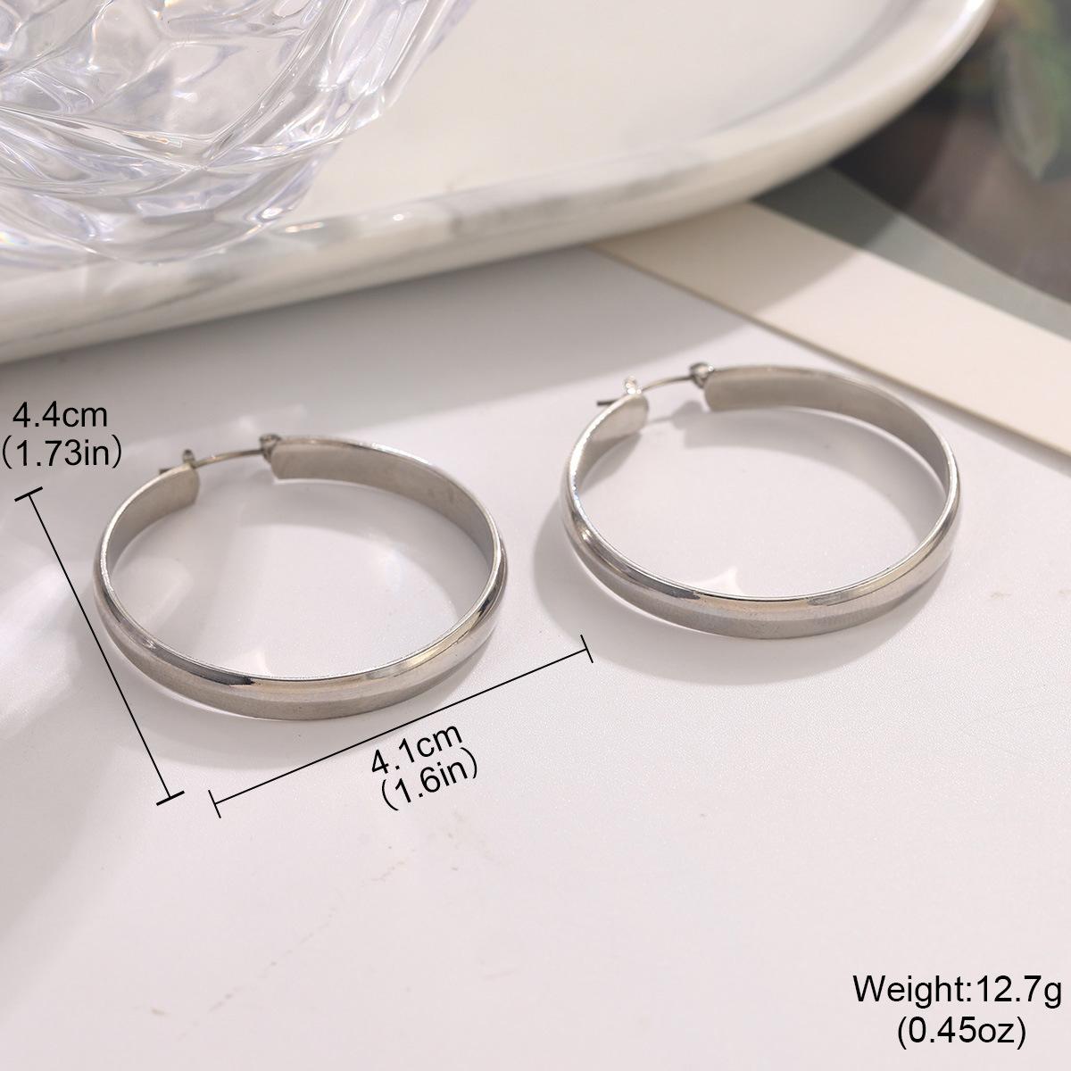 Light luxury love geometric earrings pearl retro earrings earrings simple fashion atmosphere high-end stud earrings women
Light luxury love geometric earrings pearl retro earrings earrings simple fashion atmosphere high-end stud earrings women