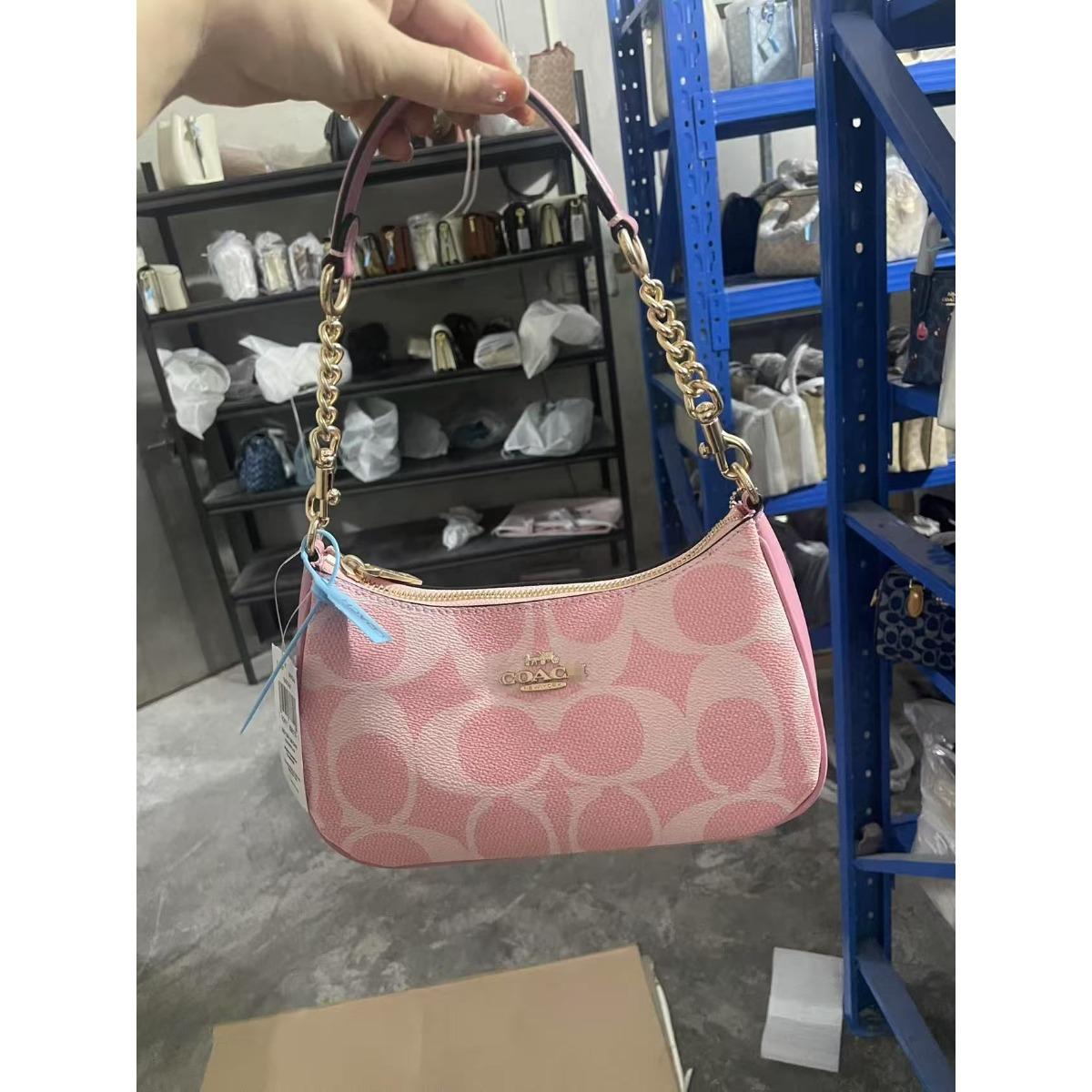 Crescent bag retro presbyopia women s bag classic presbyopia mahjong bag fashionable shoulder messenger bag 25*7*15CM рожевий
Crescent bag retro presbyopia women s bag classic presbyopia mahjong bag fashionable shoulder messenger bag 25*7*15CM рожевий