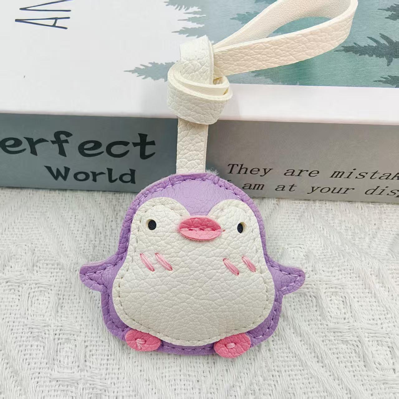 Creative Penguin Leather Keychain Ornament – Cute and Exquisite Pendant Gift
Creative Penguin Leather Keychain Ornament – Cute and Exquisite Pendant Gift