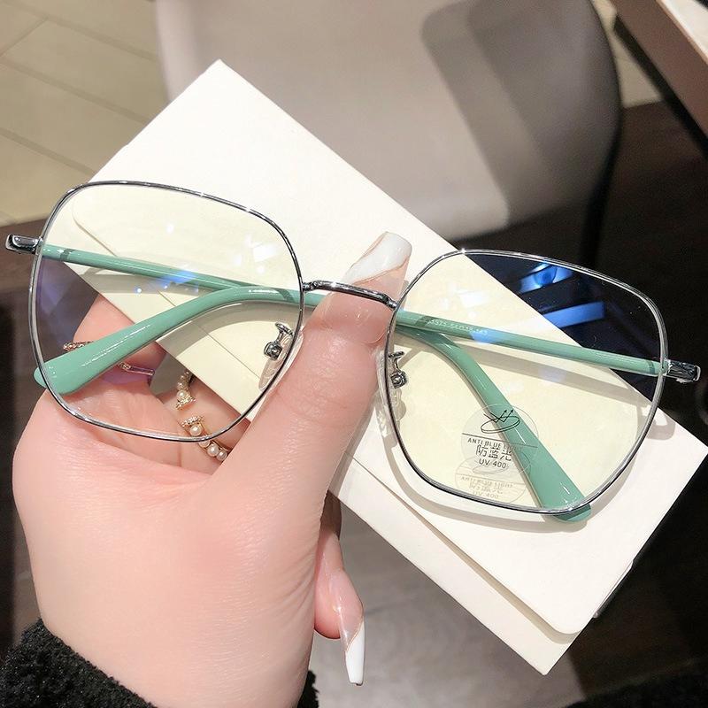 Линзы, блокирующие синий свет, Универсальные и простые мужские очки по рецепту, Женские сверхлегкие очки с большой оправой -4.0 зеленый цвет-серебро
Линзы, блокирующие синий свет, Универсальные и простые мужские очки по рецепту, Женские сверхлегкие очки с большой оправой -4.0 зеленый цвет-серебро