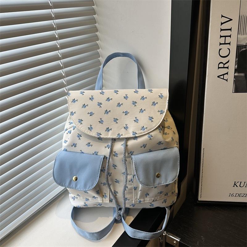 Fashion trend niche design casual simple small backpack summer new women s personalized backpack
Fashion trend niche design casual simple small backpack summer new women s personalized backpack