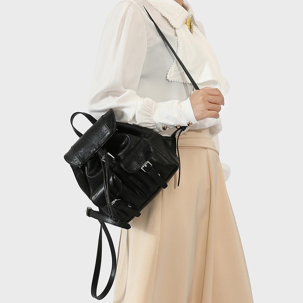 Spring and summer 2025 new multi-pocket lightweight backpack fashionable texture mother bag
Spring and summer 2025 new multi-pocket lightweight backpack fashionable texture mother bag