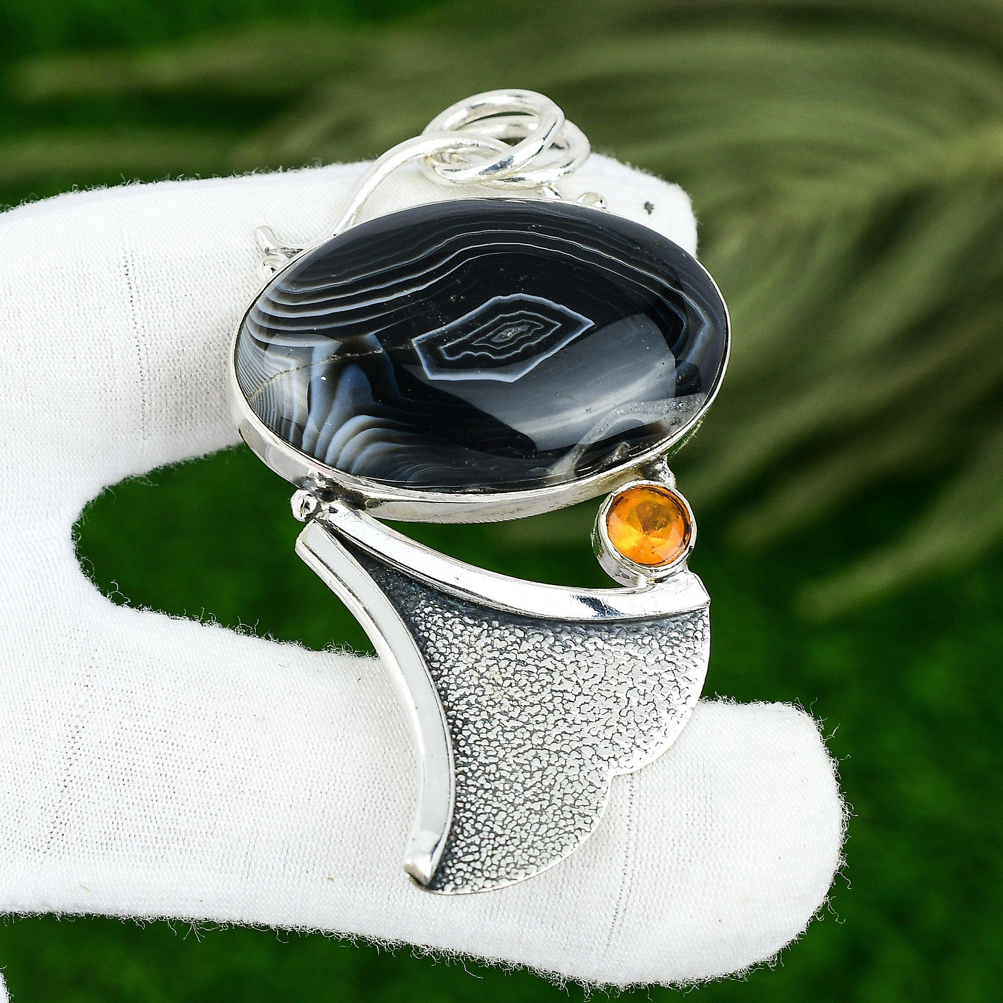 Oval Sardonyx Stone Honey Topaz 925 Silver Birthday Handcrafted Pendant Jewelry
Oval Sardonyx Stone Honey Topaz 925 Silver Birthday Handcrafted Pendant Jewelry