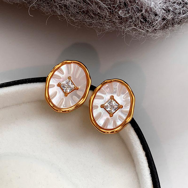 Medieval vintage earrings with diamonds Fritillary oval retro studs light luxury high-end earrings women s new models
Medieval vintage earrings with diamonds Fritillary oval retro studs light luxury high-end earrings women s new models