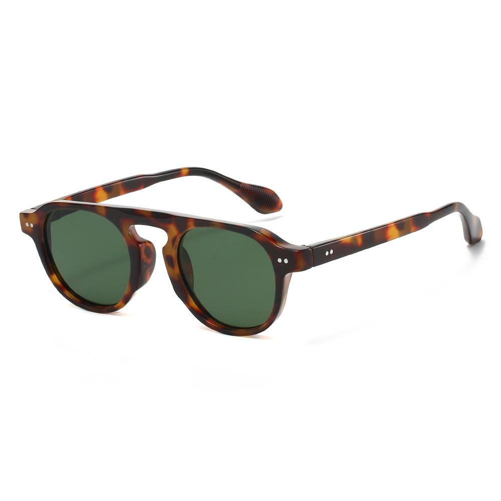 Ins Latest Retro Round Frame Gradient Female Sunglasses Personalized Rivet Design High Quality Male Versatile Sun Eyewear UV Protection 400 as picture
Ins Latest Retro Round Frame Gradient Female Sunglasses Personalized Rivet Design High Quality Male Versatile Sun Eyewear UV Protection 400 as picture
