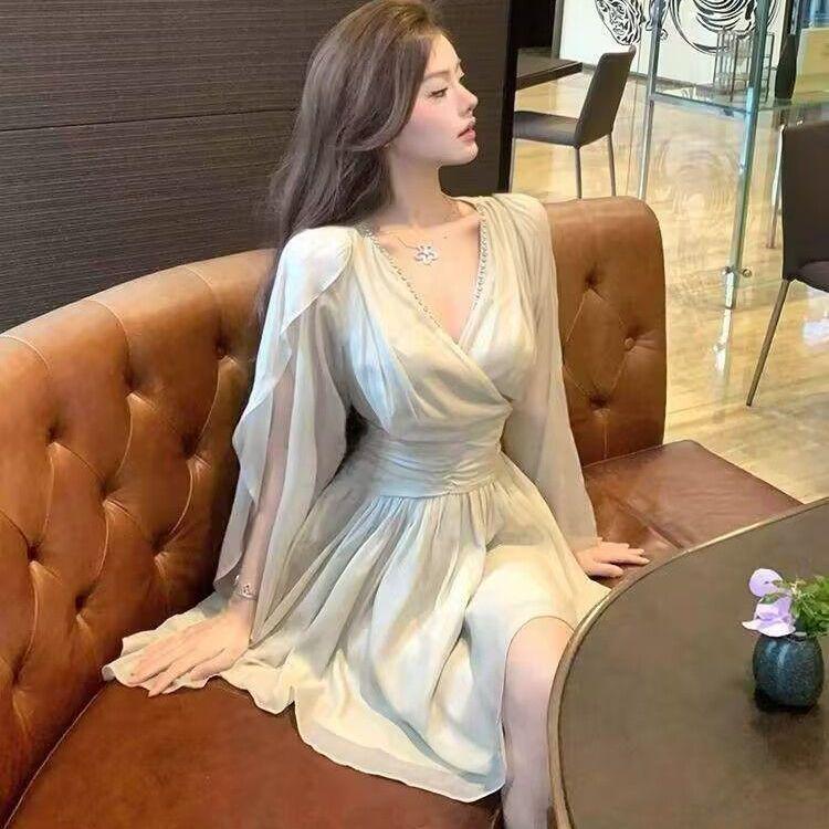 Pure Desire V-Neck Chiffon A-Line Dress with Rhinestone Waist - Perfect for Summer Beach Vacations. S (recommended for 42.5-50 kg)
Pure Desire V-Neck Chiffon A-Line Dress with Rhinestone Waist - Perfect for Summer Beach Vacations. S (recommended for 42.5-50 kg)