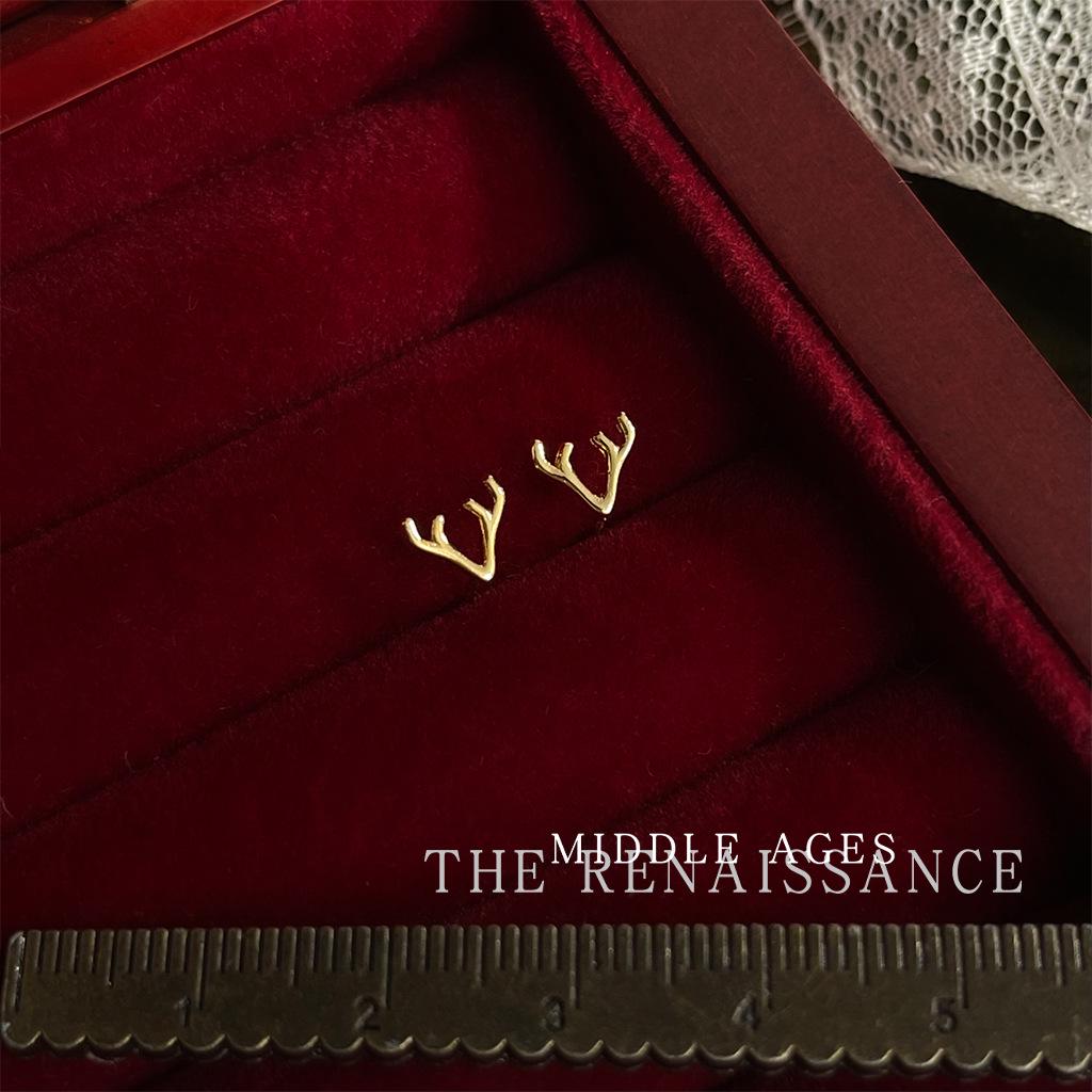 Christmas Vintage Pre-Owned Cubic Zirconia Bell Bow Earrings - Light Luxury Creative Jewelry
Christmas Vintage Pre-Owned Cubic Zirconia Bell Bow Earrings - Light Luxury Creative Jewelry