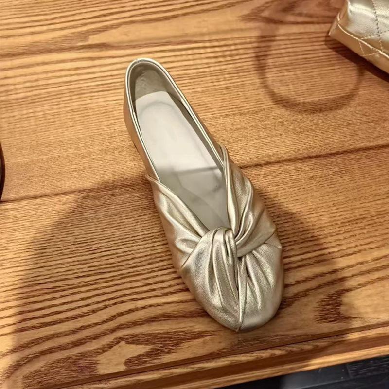 Версия из овчины~ Французские туфли на плоской подошве в стиле ретро с плиссировкой, универсальные, с мягким круглым носком, на одной педали, повседневная сумка через голову, женские туфли 40 золотой
Версия из овчины~ Французские туфли на плоской подошве в стиле ретро с плиссировкой, универсальные, с мягким круглым носком, на одной педали, повседневная сумка через голову, женские туфли 40 золотой