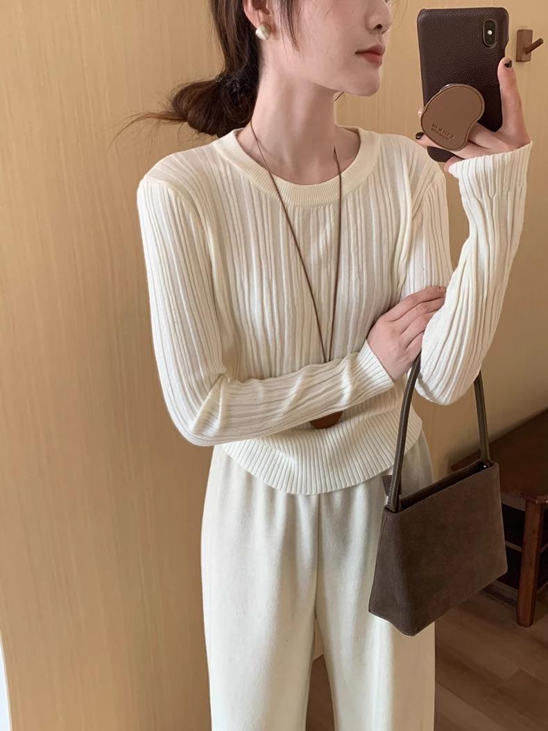 Solid color crew neck knitted bottoming shirt women s autumn and winter new waist sweater slim and thin shirt with top One size
Solid color crew neck knitted bottoming shirt women s autumn and winter new waist sweater slim and thin shirt with top One size